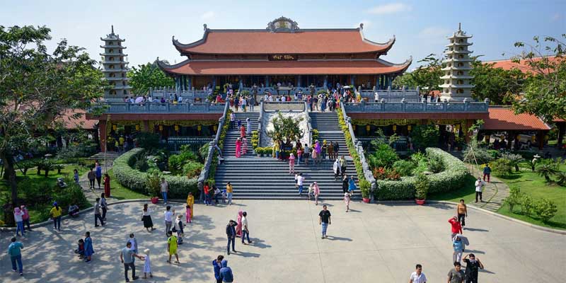 Nằm mơ thấy đi chùa đánh con gì?